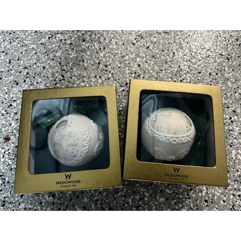 WEDGEWOOD 2000 BALL ORNAMENT WITH ANGEL AND DOVE MADE IN ENGLAND NIB